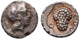 Greek Obol, Ca. 350-300 BC. AR

Condition: Very Fine

Weight: 0.6 gr
Diameter: 9.5 mm