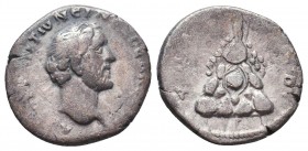 CAPPADOCIA, Caesarea. Antoninus Pius. 138-161 AD. AR Drachm

Condition: Very Fine

Weight: 2.8 gr
Diameter: 17.4 mm