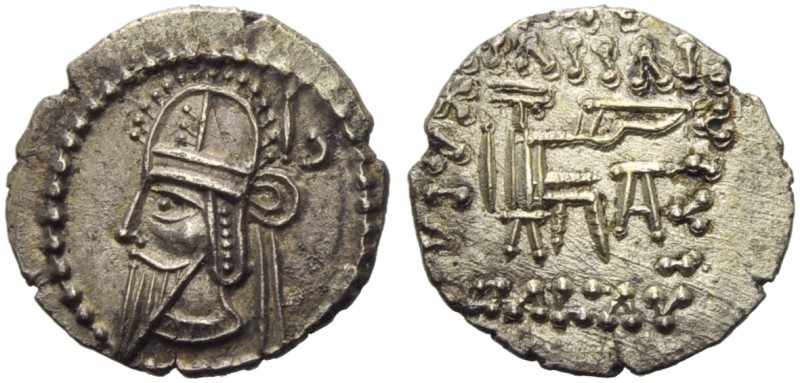 Vologases VI (208-228), Drachm, Ekbatana, c. AD 208-228; AR (g 3,54; mm 19; h 12...