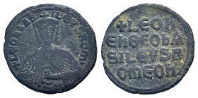 LEO VI.886-912 AD.Constantinople mint.AE Follis.+ LEOn bAS-ILEVS ROM, crowned bust of Leo facing, wearing chlamys, holding akakia in left hand / + LEO...