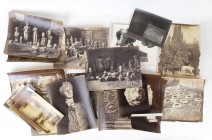 Lotto di pù di venti stampe fotografiche di scavi archeologici e reperti, 1890-1920 circa; ; Stampe all'albumina e al bromuro d'argento di vari format...