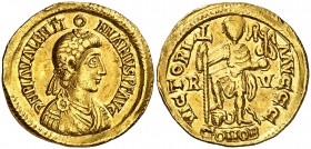 A nombre de Valentiniano III. Ravenna. Sólido. (RIC. X, 3716) (MEC. I, 170 var). Rara. 4,36 g. MBC+.