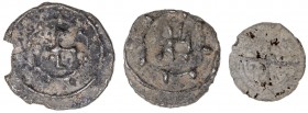 Lote de 3 plomos monetiformes medievales. A examinar. MBC-/MBC+.