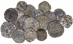 Lote de 14 vellones medievales, la mayoría castellanos, se incluyen 4 blancas de los Reyes Católicos. Total 18 monedas. A examinar. RC/MBC-.