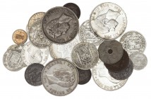1870 a 1927. Lote de 27 monedas, 19 en plata, 5 tamaño "duro". A examinar. BC/EBC.