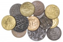 Lote de 14 monedas de cobre y latón, desde Felipe IV hasta la II República. A examinar. BC/EBC.