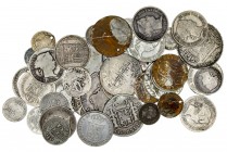 Lote de 41 monedas españolas en plata, seis con perforación. A examinar. RC/BC.