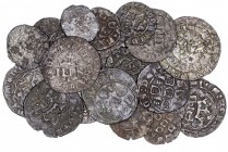 Portugal. Lote de diecinueve monedas medievales: Juan I: real preto (siete), 1/2 real de 10 soldos (seis), 1/2 real cruzado, real branco y 1/2 real br...