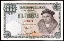 1946. 1000 pesetas. (Ed. D54) (Ed. 453). 19 de febrero, Luis Vives. Leve doblez, pero buen ejemplar. Raro. EBC.