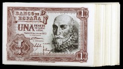1953. 1 peseta. (Ed. D66 y D66a) (Ed. 465 y 465a). 22 de julio, Marqués de Santa Cruz. 89 billetes, sin serie (85), serie A (2), E y J. Varios correla...