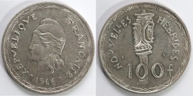 Nuove Ebridi. 100 Franchi 1966. Ag 835.