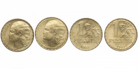 1937. II República (1931-1939). 2 monedas de 1 Peseta. Ln. ERROR Cabeza pequeña y CABEZA GRANDE, en la que  el pelo de la  melena tanto  en la  cabeza...