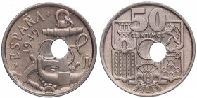 1949*56. Franco (1939-1975). 50 Céntimos . Cu-Ni. Error Agujero desplazado 4 mm. SC. Est.100.
