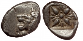 Ionia. Miletos circa 525-475 BC. Diobol AR
Forepart of a lion toright
Rev: Stellate design within incuse square.
SNG Kayhan 476-82; SNG Keckman 273; S...