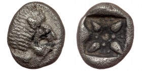 Ionia. Miletos circa 525-475 BC. Diobol AR
Forepart of a lion to right.
Rev: Stellate design within incuse square.
SNG Kayhan 476-82; SNG Keckman 273;...
