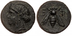 IONIA. Ephesos. AE11 (Circa 375-325 BC).
Obv: Female head (Artemis?) left, wearing stephane.
Rev: E - Φ, Bee.
SNG von Aulock 1839; SNG Copenhagen 256;...