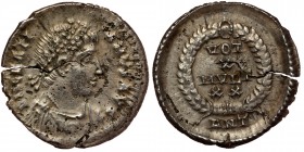 GRATIAN (367-383). Siliqua. Antioch. AR
D N GRATIANVS AVG / ANT.
Rev: Rev: VOT / X / MVLT / XX./ Legend in four lines within wreath.
RIC 34e. Cf. RIC ...