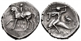 Calabria. Tarentum. Stater. 272-240 BC. (Sng Ans-1165). (Vlasto-836). (Cy-327). Anv.: Rider on horseback left, crowning horse; SU above, LUKI/NOS in t...