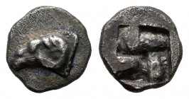 Galia. Massalia. 3/4 Obol. 500-475 BC. (Auriol-Group Qa). (Maurel-49 var). Anv.: Head of a ram to left. Rev.: Quadripartite incuse square. Ag. 0,60 g....