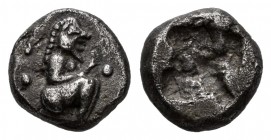 Macedon. Pangeion Region. Triemiobol. 500-490 BC. Siris. (Sng Ans-971/973). Anv.: Satyr crouching right between two pellets. Rev.: Diagonally divided ...