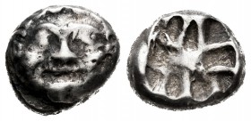 Mysia. Parion. Drachm. 550-520 BC. (Sng Cop-256). (Sng France-1343). Anv.: Facing head of gorgoneion with open mouth and protruding tongue. Rev.: Irre...