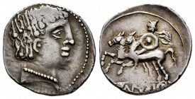 Ikalkusken. Denarius. 120-20 BC. Iniesta (Cuenca). (Abh-1396). Anv.: Male head right. Rev.: Horseman left, holding round shield and chlamys and leadin...
