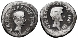 Lepidus and Octavian (Agustus). Denarius. 42 BC. Galia. (Ffc-4). (Craw-495/2d). (Cal-110). Anv.: LEPIDVS PONT. MAX. lll V.R.P.C., (NT and MA interlace...