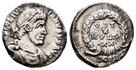 Julian II Apostata. Siliqua. 360-363 AD. Arelate. (Ric-309). (Rsc-148). Anv.: D N FL CL IVLIANVS P F AVG, pearl-diademed, draped and cuirassed bust ri...