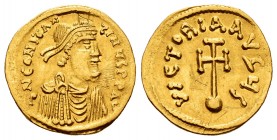 Constantine IV Pogonatus. Semissis. 668-685 AD. Constantinople. (Sear-1161). Anv.: δ N CONSTANTINЧS P AV. Diademed, draped and cuirassed bust right. R...