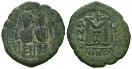 Follis Æ
Justinus II & Sophia (565-578), Throne
28 mm, 13,70 g