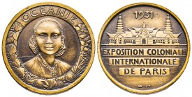Médaille Exposition Coloniale Internationale - Océanie , 1931, CU 18,36 gr 32,2 mm 
Avers: Océanie portrair d'une femme 
Revers: Exposition coloniale ...