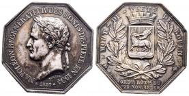 Jeton octogonal , 1826 Mont de piété Rouen, AG 15,05 gr. 2,5 mm 
Avers: buste Napoléon I lauré Inscription : NAPOLEON REGENERATEUR DES MONTS DE PIETE ...