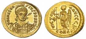 IMPERIO BIZANTINO. ANASTASIO I. Constantinopla (507-518). R/ Victoria a izq. con cruz larga, a izq. estrella; VICTORIA AVGGG D(delta), exergo CONOB. A...