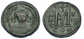 IMPERIO BIZANTINO. JUSTINIANO. Follis. Constantinopolis. A/ Busto frontal del emperador; año de reinado XIII, oficina B. AE 22.01 g. 38,8 mm. SBB-163....