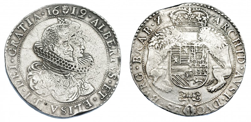 ISABEL Y ALBERTO. Ducatón. 1619. Amberes. DEL-248. DAV-4428. Plata agria. MBC-/M...