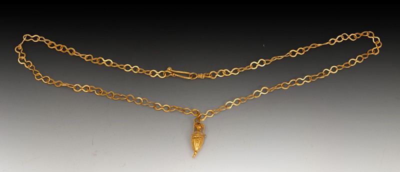 ROMA. Imperio Romano. Collar con colgante (I-II d.C.). Oro. Colgante en forma de...