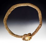 ROMA. Imperio Romano. Pulsera (I-III d.C.). Oro. Formada con el nodus herculeus y retocada con un aplique circular. Diámetro interior 39 mm.