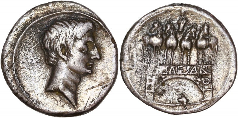 Octavian (30-27BC) Ar Denarius - Rome 
A/ -
R/ IMP CAESAR
Reference: RIC 266
Ver...