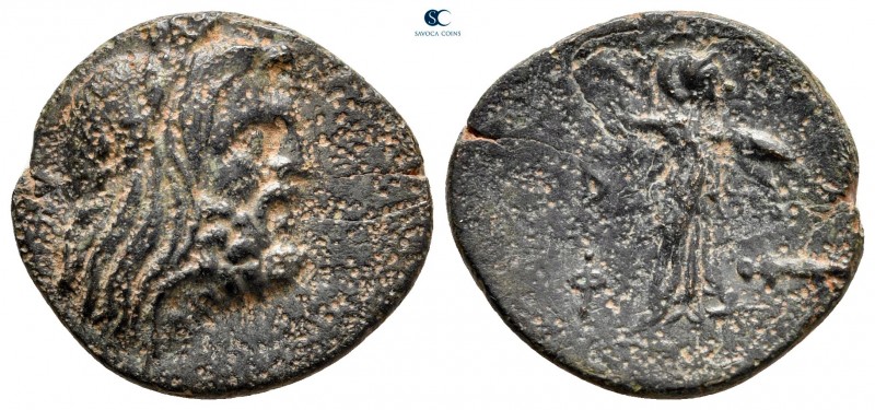 Kings of Macedon. Uncertain mint. Philip V 221-179 BC. 
Bronze Æ

17 mm, 3,28...