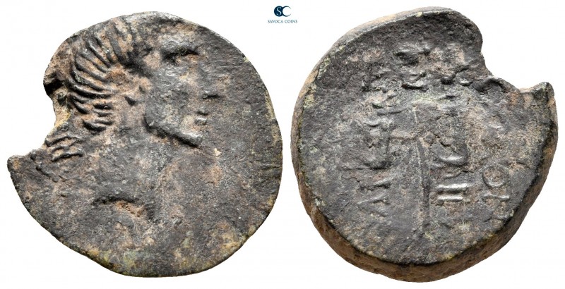 Cilicia. Uncertain mint. Augustus 27 BC-AD 14. 
Bronze Æ

21 mm, 4,78 g


...