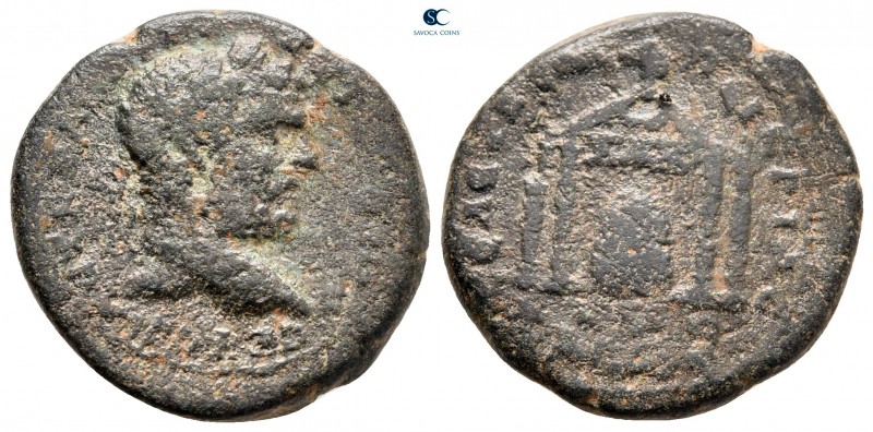 Seleucis and Pieria. Emesa. Caracalla AD 198-217. 
Bronze Æ

20 mm, 8,21 g
...