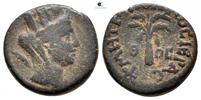 Phoenicia. Tyre. Pseudo-autonomous issue AD 153-154. 
Bronze Æ

15 mm, 2,67 g...