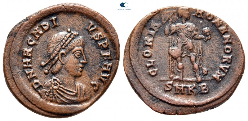 Arcadius AD 383-408. Cyzicus
Nummus Æ

21 mm, 4,83 g



very fine