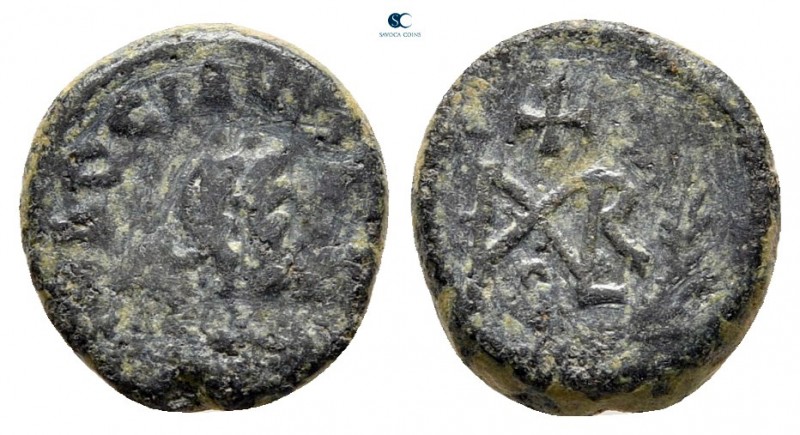 Marcian AD 450-457. Constantinople
Nummus Æ

10 mm, 1,17 g



nearly very...