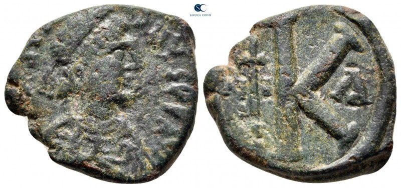 Justin I AD 518-527. Nikomedia
Half Follis or 20 Nummi Æ

24 mm, 8,99 g


...