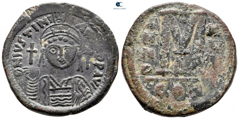 Justinian I AD 527-565. Constantinople
Follis or 40 Nummi Æ

3 mm, 20,04 g
...