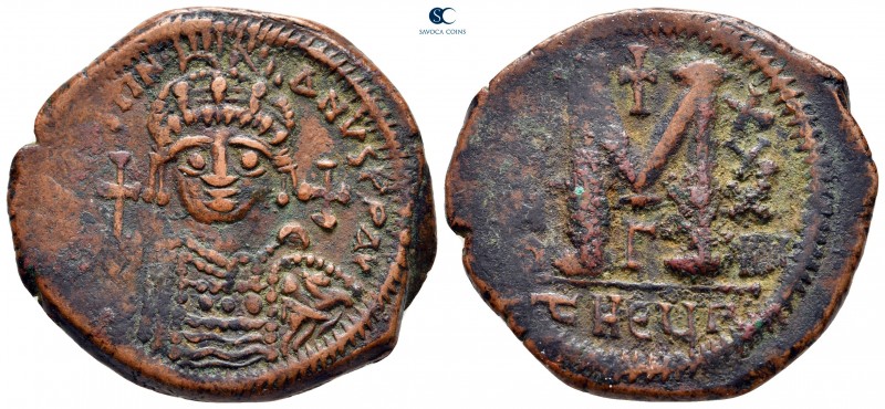 Justinian I AD 527-565. Theoupolis (Antioch)
Follis or 40 Nummi Æ

35 mm, 17,...