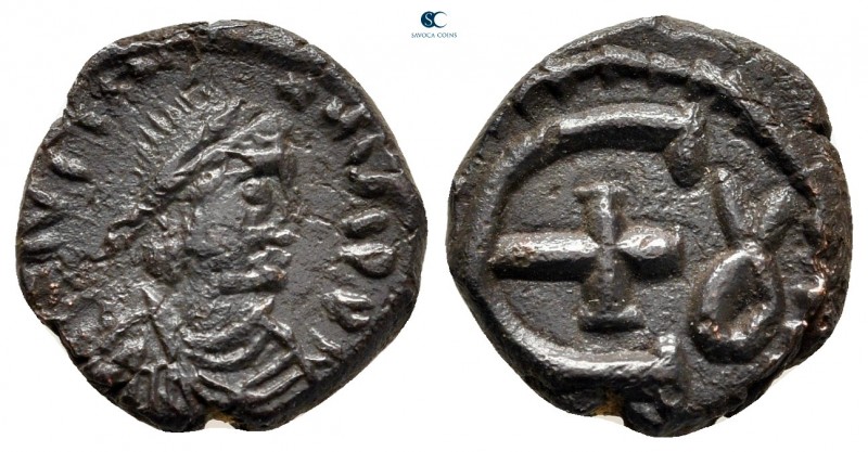 Justinian I AD 527-565. Theoupolis (Antioch)
Pentanummium Æ

13 mm, 2,03 g
...