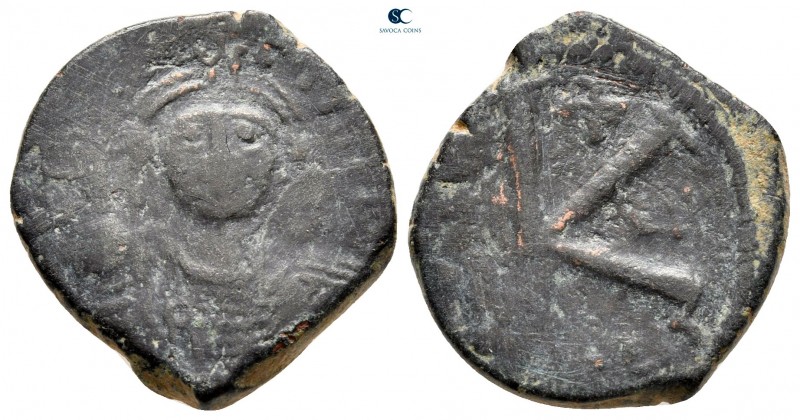 Maurice Tiberius AD 582-602. Thessalonica
Half Follis or 20 Nummi Æ

22 mm, 5...