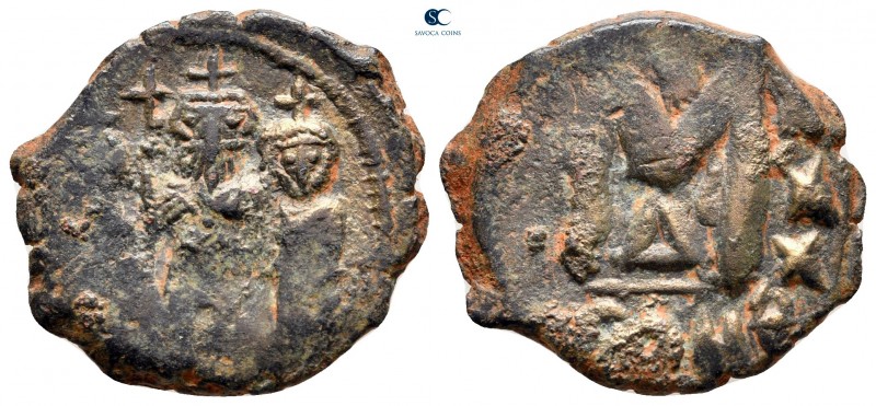Heraclius & H.Constantine & Martina AD 610-641. Constantinople
Follis or 40 Num...